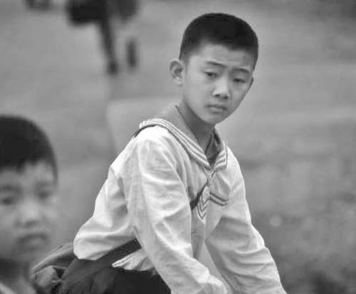 老照片带你追忆80后童年，每张照片都是讲不完的故事！