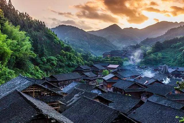 《怒晴湘西》爆火,这片自带神奇色彩的秘境,远比你想象的更“勾魂”