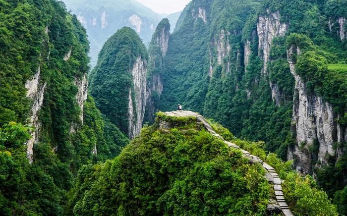 《怒晴湘西》爆火,这片自带神奇色彩的秘境,远比你想象的更“勾魂”