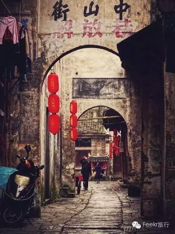 《怒晴湘西》爆火,这片自带神奇色彩的秘境,远比你想象的更“勾魂”