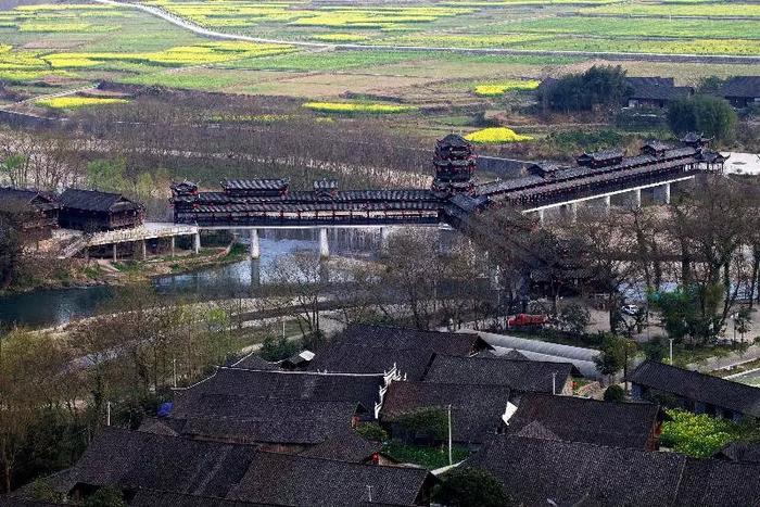 《怒晴湘西》爆火,这片自带神奇色彩的秘境,远比你想象的更“勾魂”