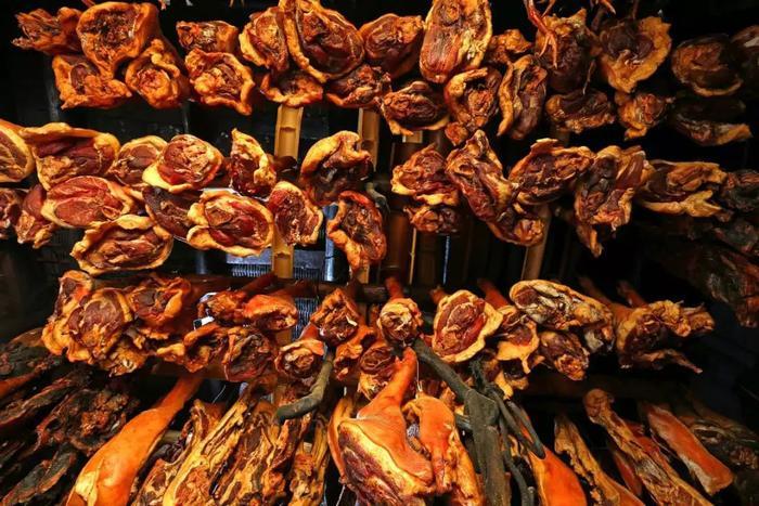 《怒晴湘西》爆火,这片自带神奇色彩的秘境,远比你想象的更“勾魂”