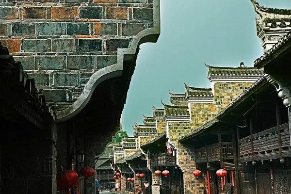 《怒晴湘西》爆火,这片自带神奇色彩的秘境,远比你想象的更“勾魂”