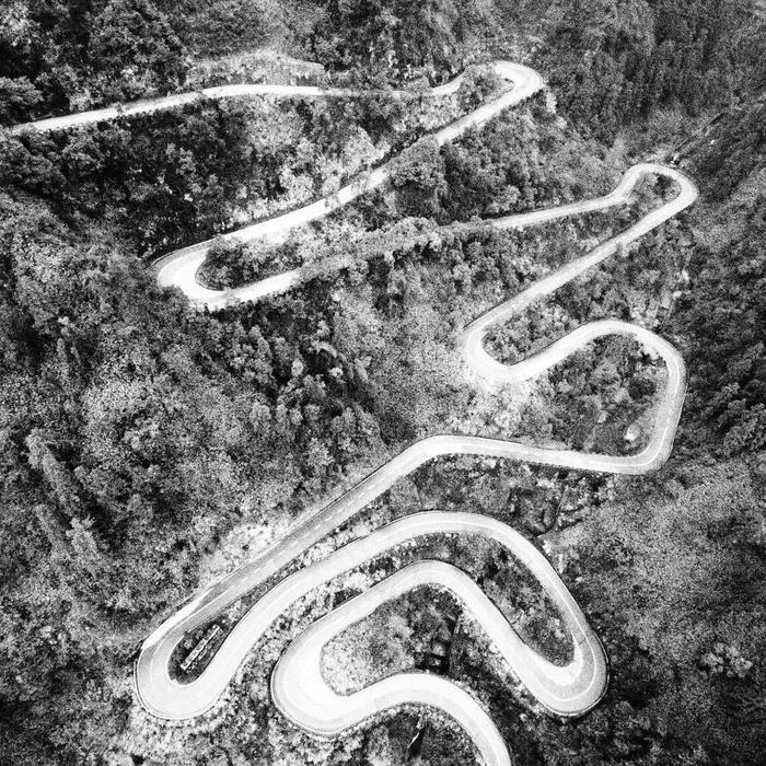 《怒晴湘西》爆火,这片自带神奇色彩的秘境,远比你想象的更“勾魂”