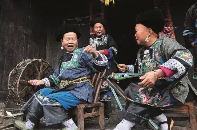 《怒晴湘西》爆火,这片自带神奇色彩的秘境,远比你想象的更“勾魂”