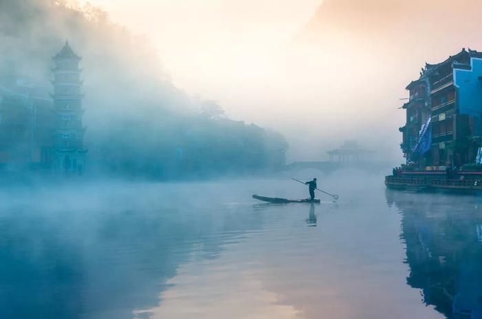 《怒晴湘西》爆火,这片自带神奇色彩的秘境,远比你想象的更“勾魂”