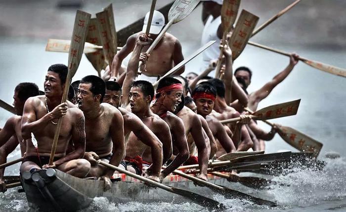 《怒晴湘西》爆火,这片自带神奇色彩的秘境,远比你想象的更“勾魂”