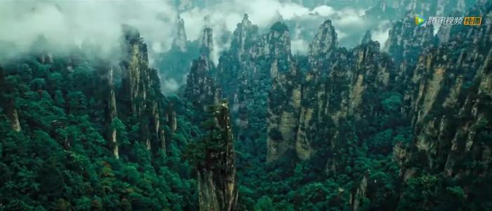 《怒晴湘西》爆火,这片自带神奇色彩的秘境,远比你想象的更“勾魂”