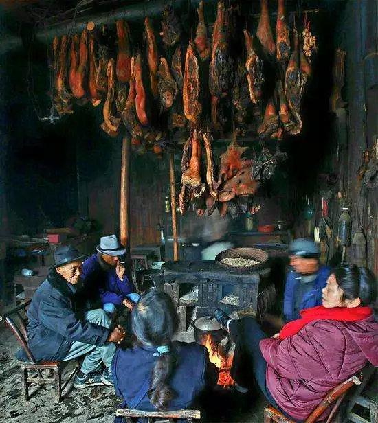 《怒晴湘西》爆火,这片自带神奇色彩的秘境,远比你想象的更“勾魂”