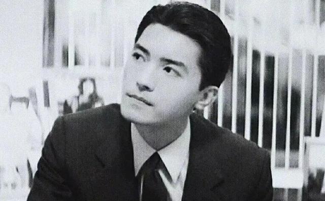 《霸王别姬》27年后翻红:从国际影星沦落的他,最后还是活成孤儿