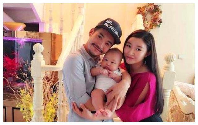 《刘老根3》中这位年轻美女，戏外竟然是文松的老婆