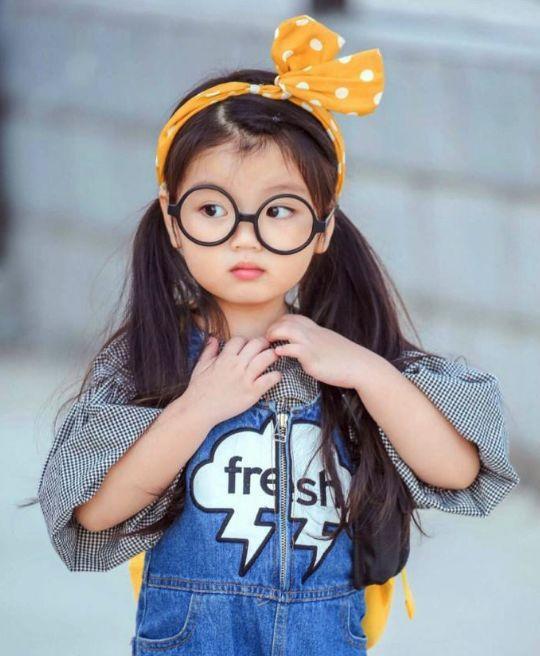 8岁男孩“卖笑”一夜赚千万：2亿儿童早熟背后，是一场成年人的谋杀！