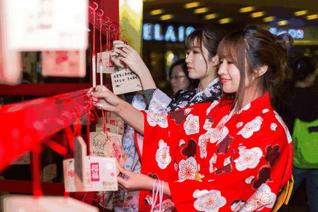 动漫嘉年华!咬人猫、小梦、二鬼、祈inory、WCS世界冠军陪你燃爆海口!