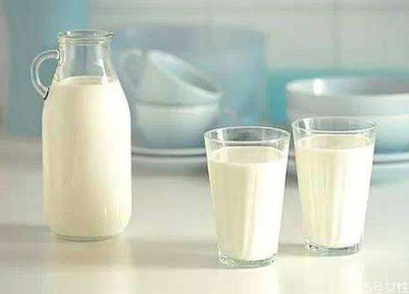 鲜牛奶变成豆花状能喝吗 鲜牛奶结块了像豆腐脑 鲜牛奶变成豆花状能喝吗 鲜牛奶结块了像豆腐脑