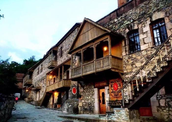 诺亚方舟最后停靠的地方, 亚美尼亚的千年神隐