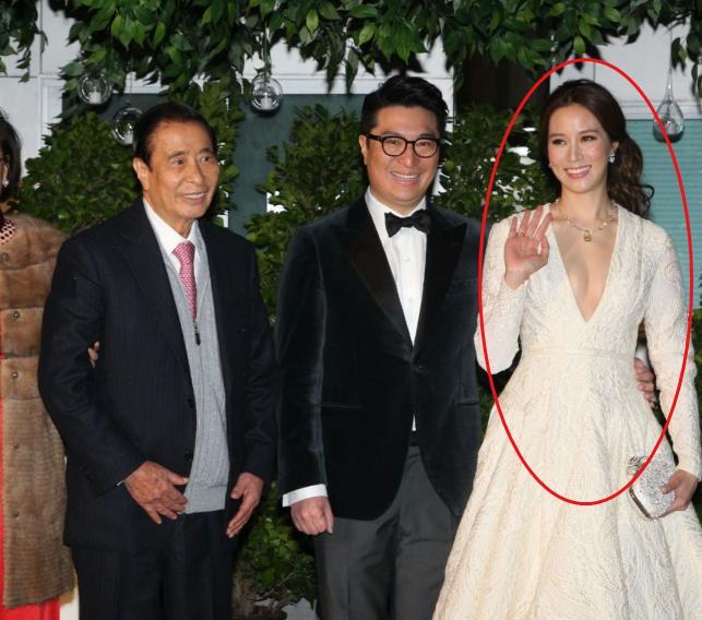 她是最成功的豪门媳妇, 17岁就吸引了李家诚, 如今自称想生第五胎