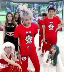 ​殷世航毁容,套路璐染绿头发,最大的赢家是“殷兵团”大弟子