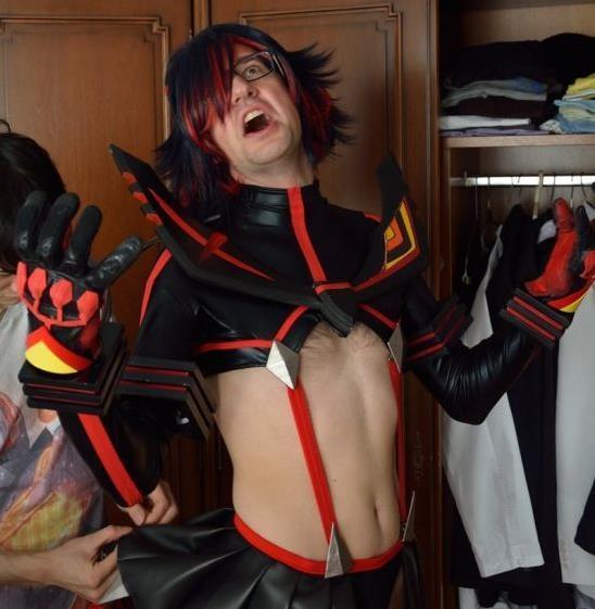 土豪宅男在家COS缠流子,被对面小学生发现,最怕空气突然安静