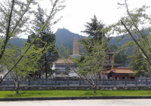 我国最“奇特”的寺庙,和尚与尼姑同吃同住,网友:不合规矩吧?