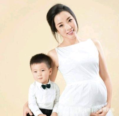 最美主持人李思思老公曝光!背景寒酸,为他四年生俩娃到底图什么