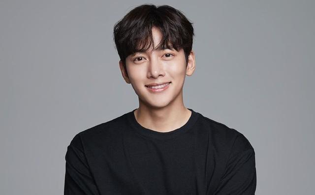 梁世宗入伍近照引争议，从李敏镐到池昌旭，韩星入伍都易发福？