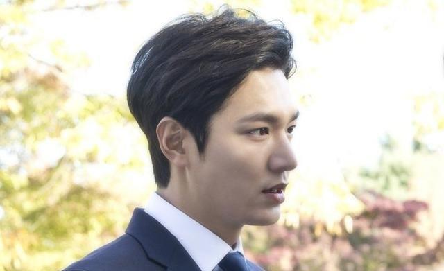 梁世宗入伍近照引争议，从李敏镐到池昌旭，韩星入伍都易发福？