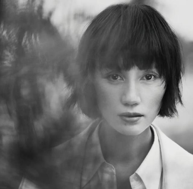 翻车｜江一燕拿建筑大奖遭群嘲，虚伪人设早被黄渤一语揭穿