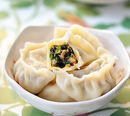 闻着就流口水的20种素馅饺子，制作步骤如下