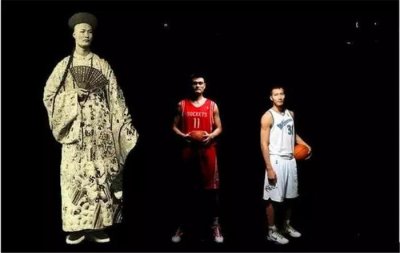 ​我国最高的人是谁？比姚明高近1米，会8国语言，却被当小丑围观