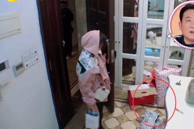 我家那闺女变相亲节目,钱枫遇见袁姗姗激起火花,衣服成最大槽点