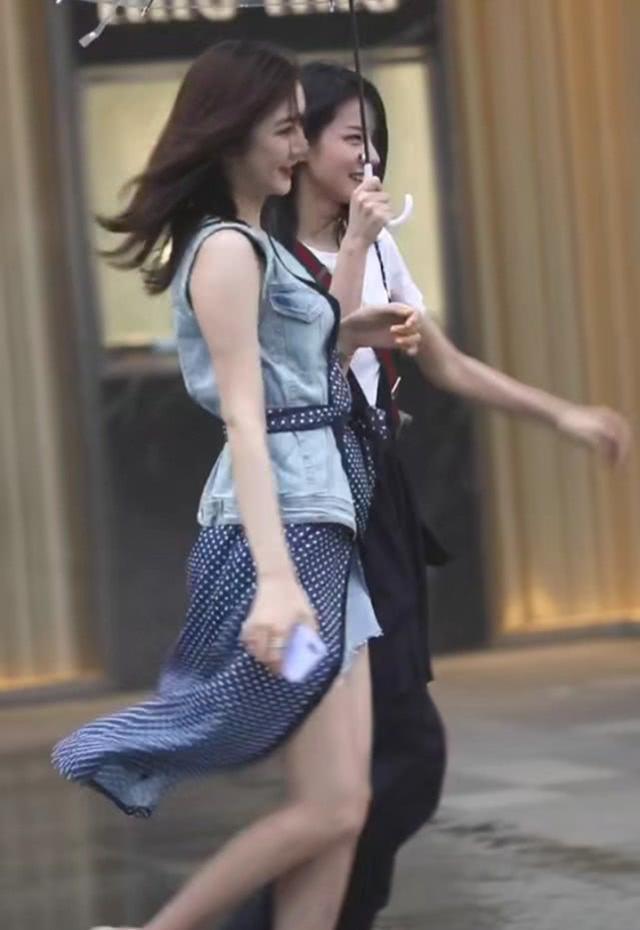 最近莫名火了一款“海草装”,这位姐大胆尝试,效果简直不想看!