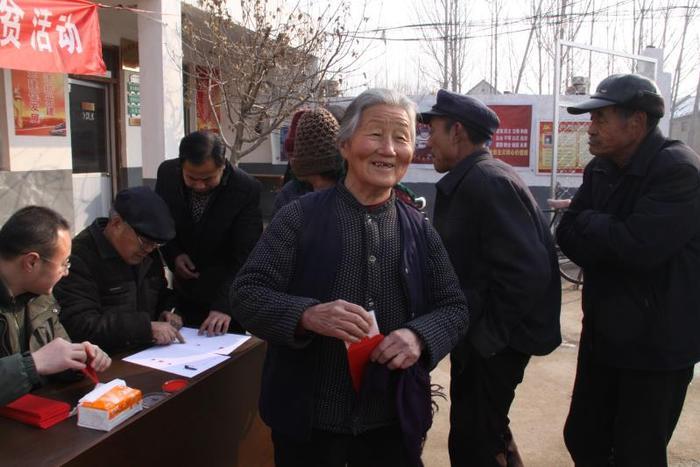 扶贫帮困最强音 良心谷里良心人