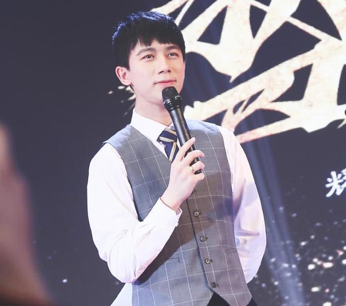 快手被封杀的4位主播,如果给你一个复出权利,你最想让谁复出?