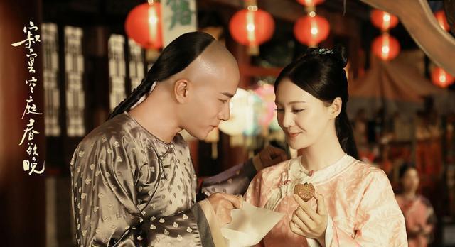 她如此爱你，你却说她是贱婢，这莫过于人世最悲哀的爱情了吧！