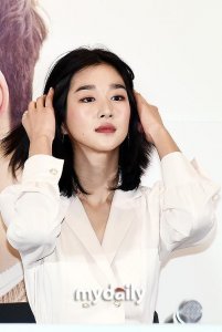 ​徐艺智金正贤等艺人出席4DX VR电影《遇见记忆》试映