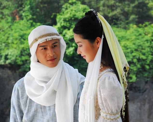 金庸武侠，陈家洛选择相信乾隆，却成了笑柄，他不信又能怎样？