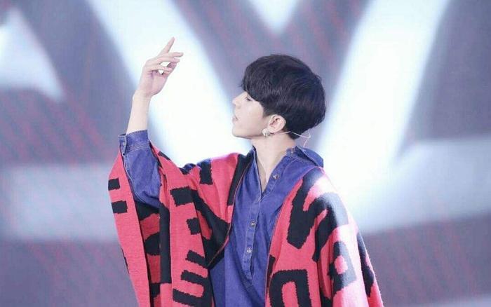 作为蔡徐坤前队友，他曾四次连线郑爽，事业却一波三折，令人惋惜