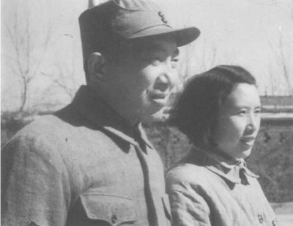 这位开国大将夫人,8个子女个个优秀,如今将近百岁高龄