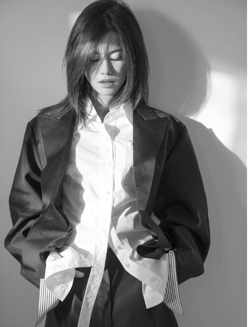 周迅签约新人来头不小,被京城名媛“手撕”,与窦靖童关系不一般