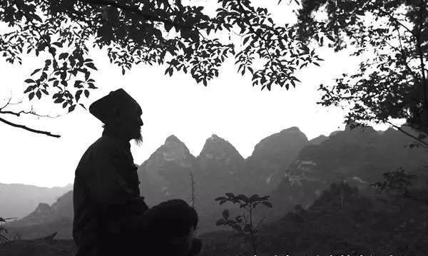 真实存在的修真者,昆仑山平先生是地球上:最后一个半人半神?