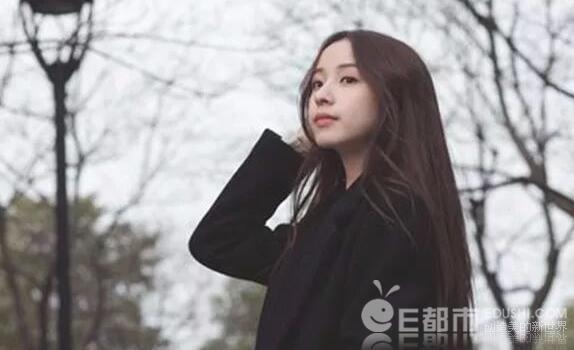 周二珂跳槽重回斗鱼,熊猫直播天价也留不住,电竞田馥甄强势回归