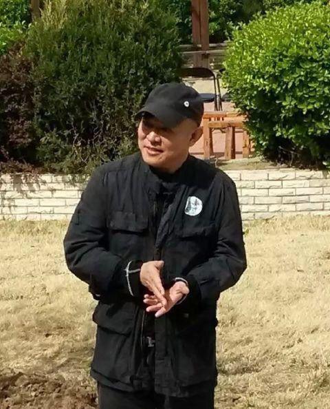 李连杰与前妻黄秋燕3年前罕见同框照,前妻气质不输现任