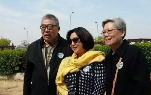 李连杰与前妻黄秋燕3年前罕见同框照,前妻气质不输现任