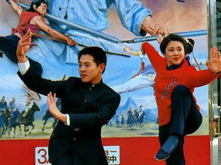 李连杰与前妻黄秋燕3年前罕见同框照,前妻气质不输现任