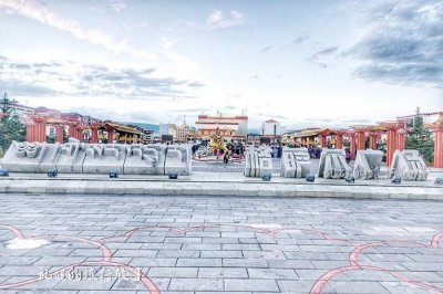 ​甘肃这座县城，有世界最大最美湿地草原，世界最长英雄史诗诞生于此