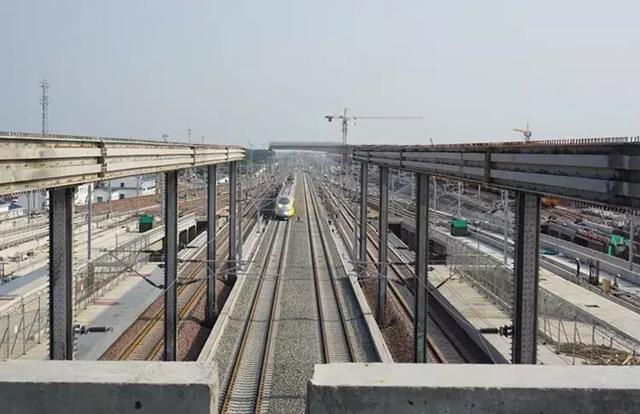 南阳→方城7分钟→郑州1小时 郑万高铁时速385公里飚出新速度