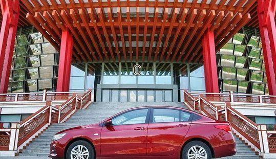 后悔别克英朗买早了, 油耗5L不足6万, 福特福睿斯也没它漂亮