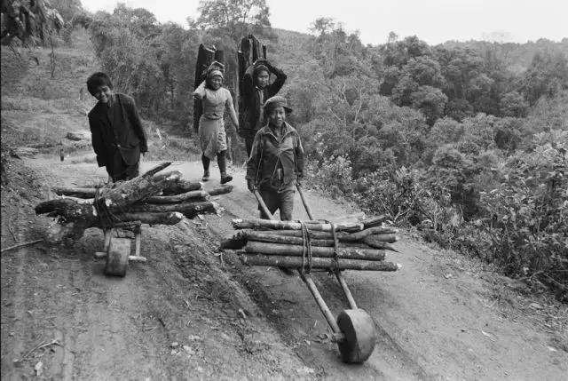 西双版纳布朗山，远离现代且正在消失的一面