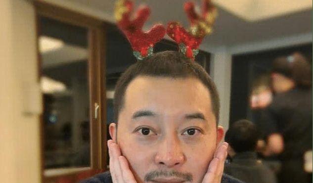 胡可一家人幸福晒照, 一家四口高颜值, 沙溢表示拉低了颜值