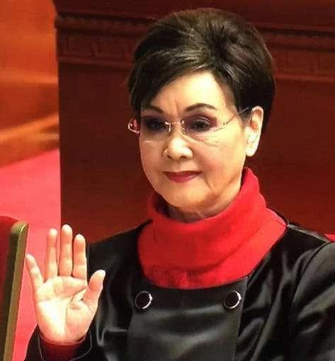 曾“怒怼”尚雯婕的李谷一，在前几天，痛失相伴30年的丈夫